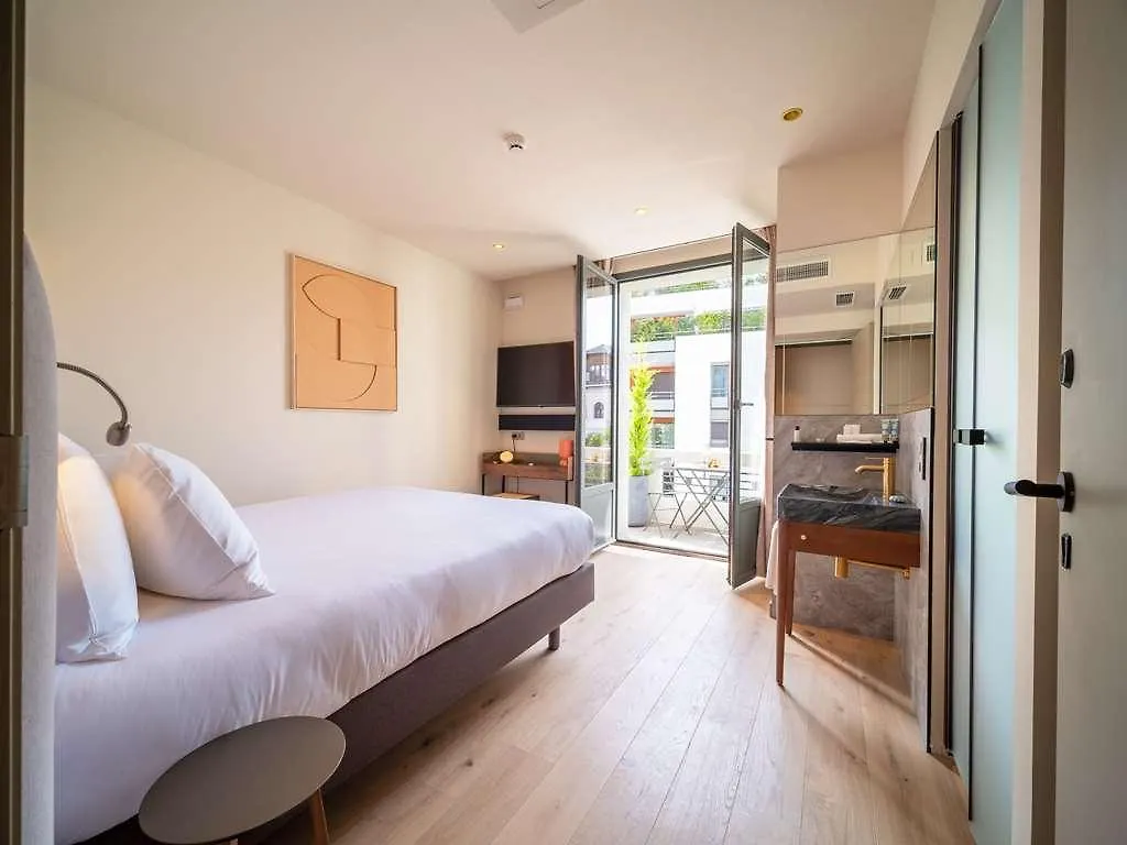 Hebe Hotel Annecy 0*,